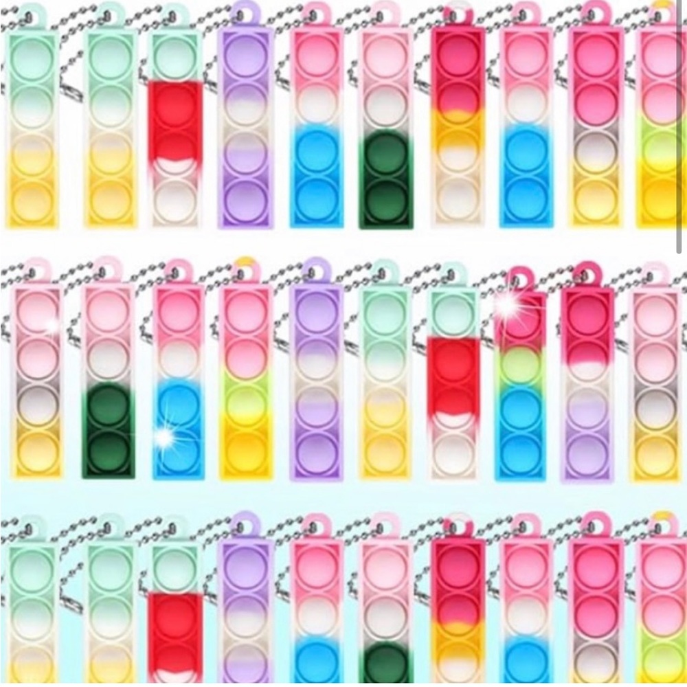 3 New Popping Fidget Keychains - Picture 4 of 4